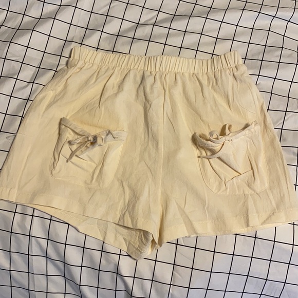 Two Piece Set Top and Shorts 🌺 - Picture 5 of 6